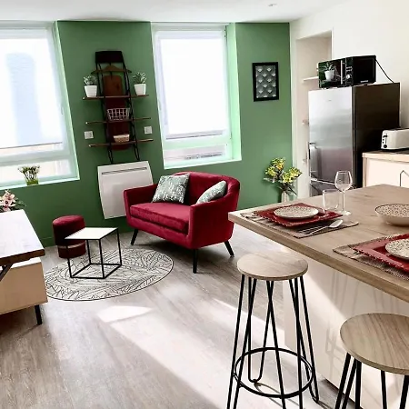 Elegant Center Cathedral Apartment *